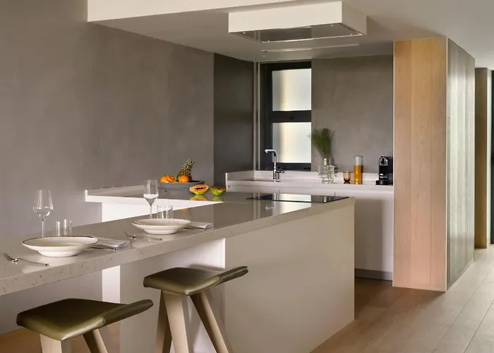 Two-Bedroom Queen Suite