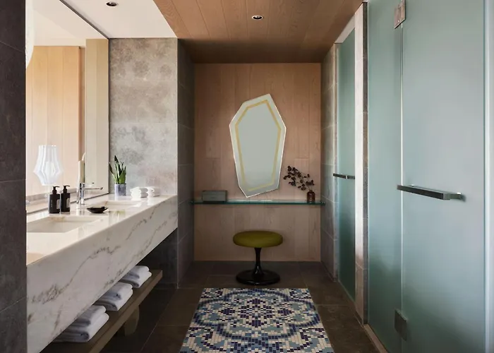 Two-Bedroom Queen Suite