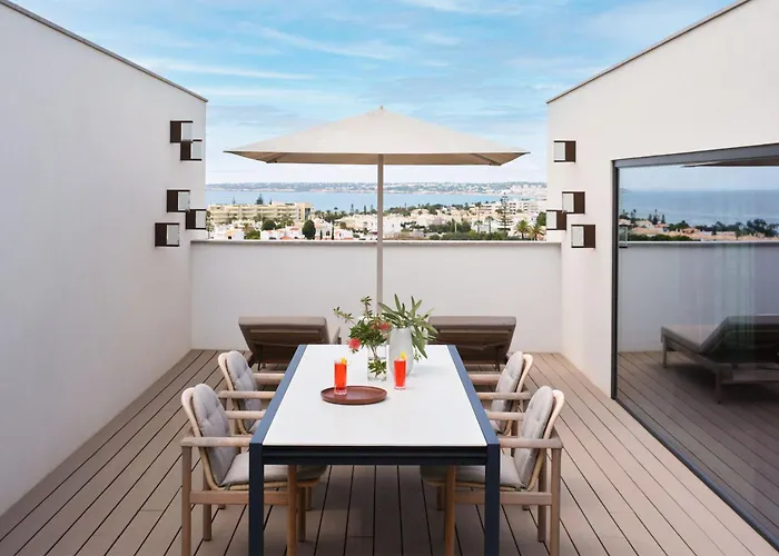 One-Bedroom King Suite